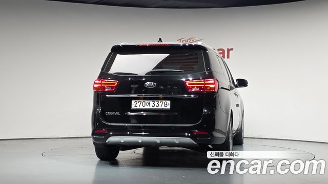 Kia Carnival из Кореи Encar