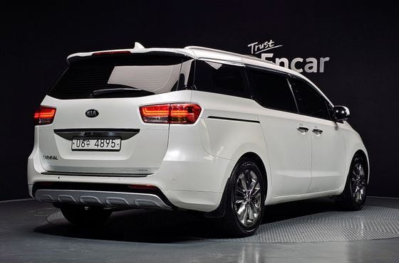 Kia Carnival 9-seater Prestige — пробег 105 838 км — фото 2 из 5