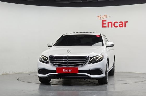 Mercedes-Benz E-Class E220d 4MATIC Exclusive — пробег 125 248 км — фото 3 из 5