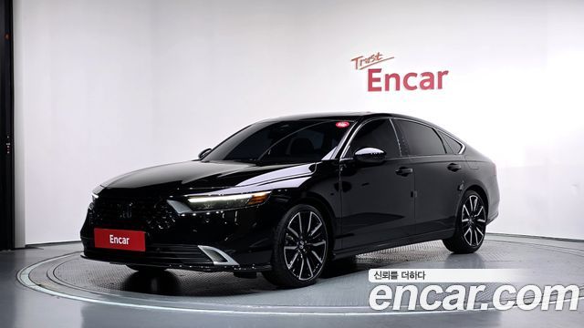 Honda Accord 2.0 Hybrid Touring — пробег 16 373 км — фото 1 из 5