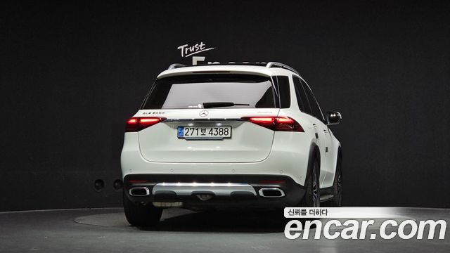 Mercedes-Benz GLE-Class GLE300d 4MATIC — пробег 64 551 км — фото 4 из 5