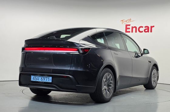 Tesla Model Y L Long Range AWD — пробег 65 км — фото 2 из 5