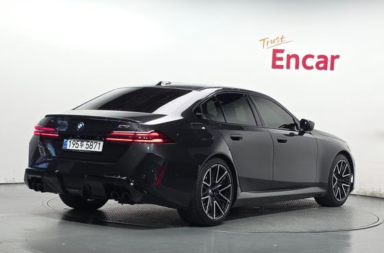 BMW M5 M5 Sedan — пробег 5 656 км — фото 2 из 5