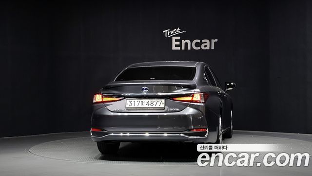 Lexus ES Executive — пробег 35 474 км — фото 4 из 5