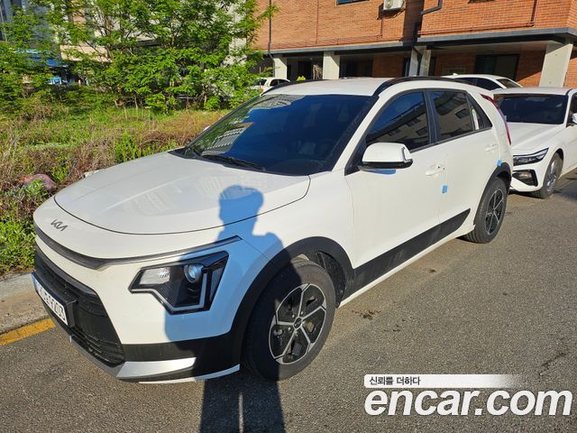 Kia Niro Prestige — пробег 22 000 км — фото 1 из 5