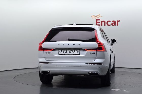 Volvo XC60 D4 Inscription — пробег 107 172 км — фото 4 из 5