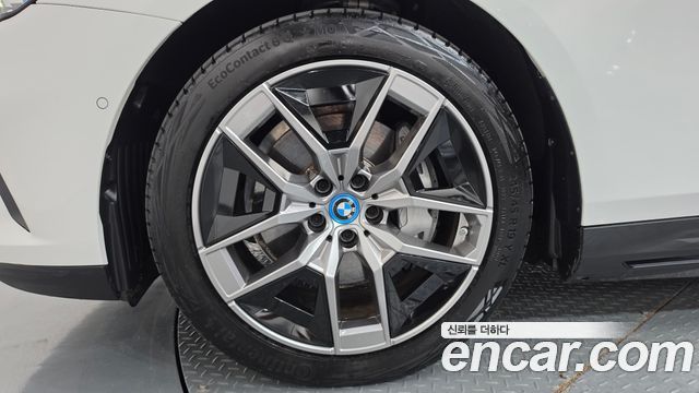 BMW i5 eDrive 40 — пробег 31 574 км — фото 5 из 5