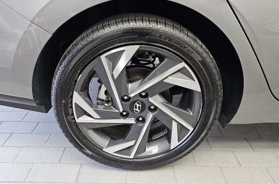 Hyundai AVANTE 1.6 Inspiration — пробег 7 920 км — фото 5 из 5