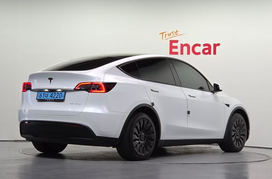 Tesla Model Y Long Range AWD — пробег 109 444 км — фото 2 из 5