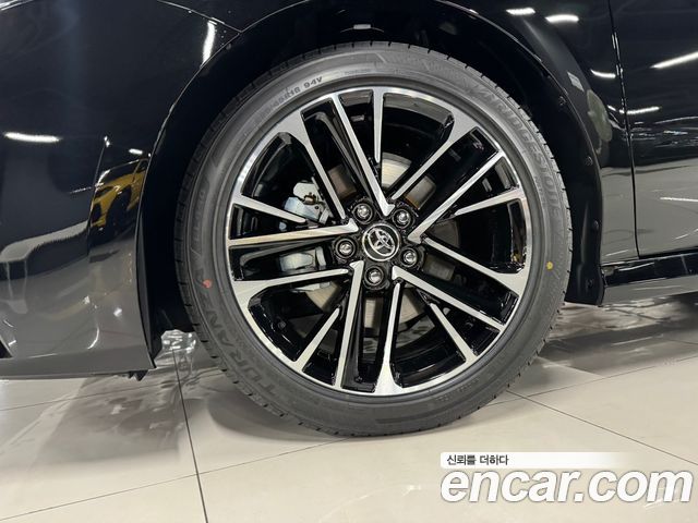 Toyota Camry 2.5 XLE Premium Hybrid — пробег 5 км — фото 5 из 5