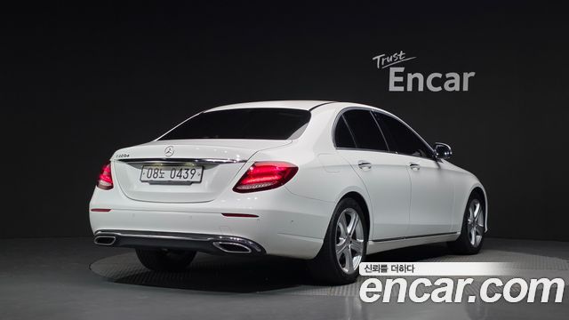 Mercedes-Benz E-Class E220d Avantgarde — пробег 144 966 км — фото 2 из 5