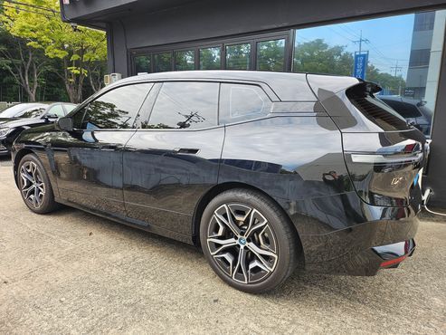 BMW iX xDrive M60 — пробег 51 000 км — фото 3 из 5