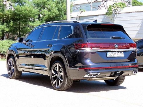 Volkswagen Atlas 2.0 TSI R-LINE 7-Seater — пробег 7 244 км — фото 3 из 5
