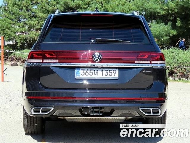 Volkswagen Atlas 2.0 TSI R-LINE 7-Seater — пробег 7 244 км — фото 4 из 5