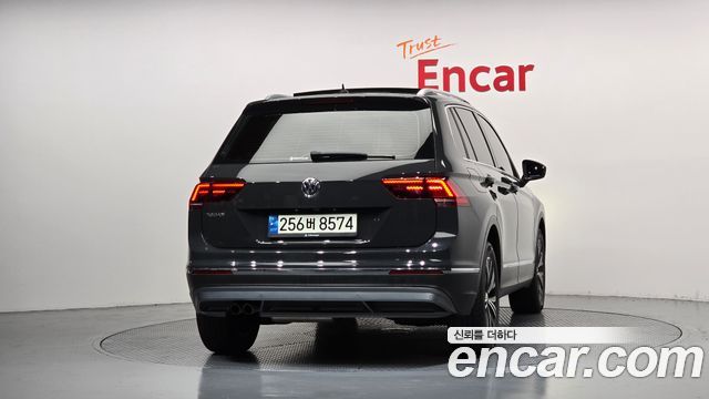 Volkswagen Tiguan 2.0 TDI Prestige — пробег 102 355 км — фото 4 из 5