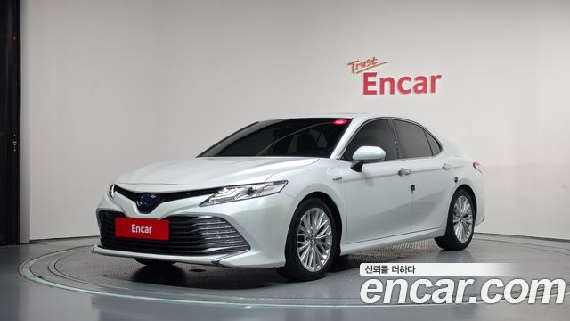 Toyota Camry 2.5 XLE Hybrid — пробег 62 940 км — фото 1 из 5