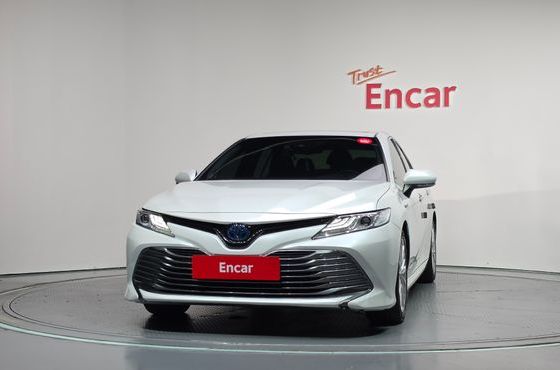 Toyota Camry 2.5 XLE Hybrid — пробег 62 940 км — фото 3 из 5