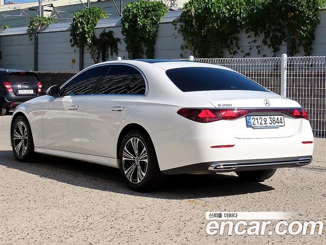 Mercedes-Benz E-Class E200 Avantgarde — пробег 8 506 км — фото 3 из 5