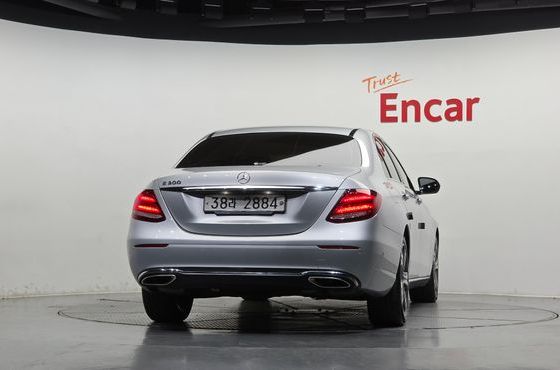 Mercedes-Benz E-Class E300 Avantgarde — пробег 95 904 км — фото 4 из 5
