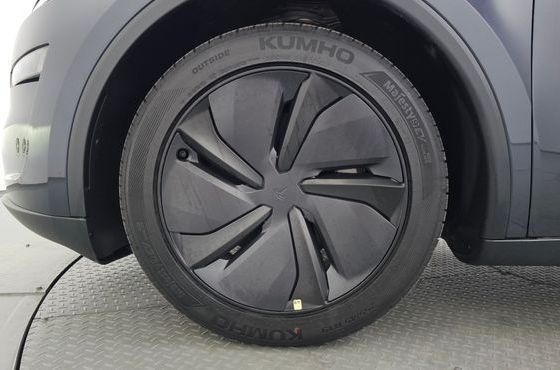 Tesla Model Y Premium Long Range AWD — пробег 3 143 км — фото 5 из 5