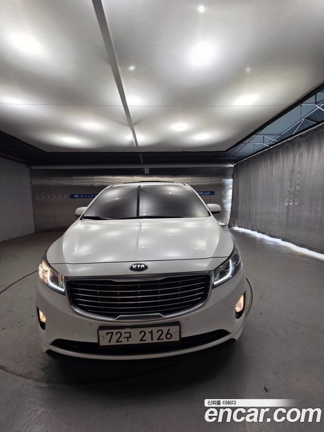 Kia Carnival 11-seater Prestige — пробег 128 610 км — фото 3 из 5