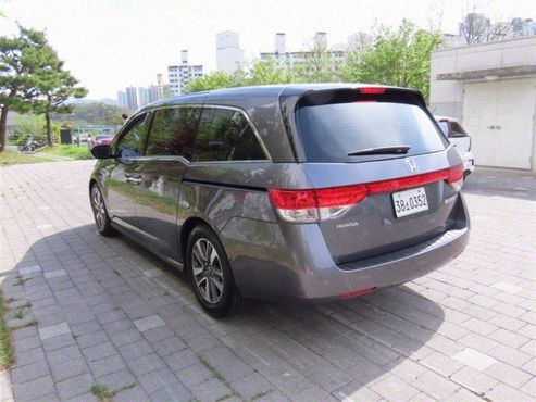 Honda Odyssey 3.5 4th — пробег 210 000 км — фото 4 из 5