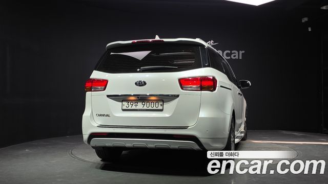 Kia Carnival из Кореи Encar