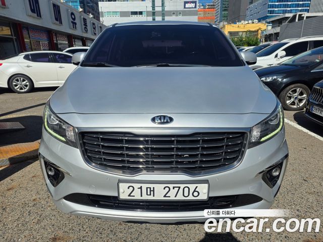 Kia Carnival Gasoline 9-Seater Prestige — пробег 290 000 км — фото 1 из 5