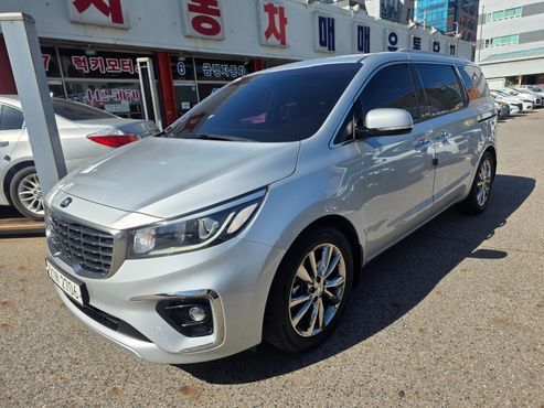 Kia Carnival Gasoline 9-Seater Prestige — пробег 290 000 км — фото 3 из 5