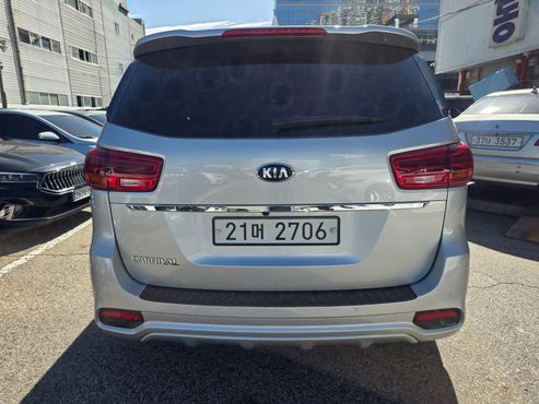 Kia Carnival Gasoline 9-Seater Prestige — пробег 290 000 км — фото 4 из 5