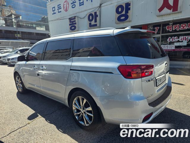Kia Carnival Gasoline 9-Seater Prestige — пробег 290 000 км — фото 5 из 5