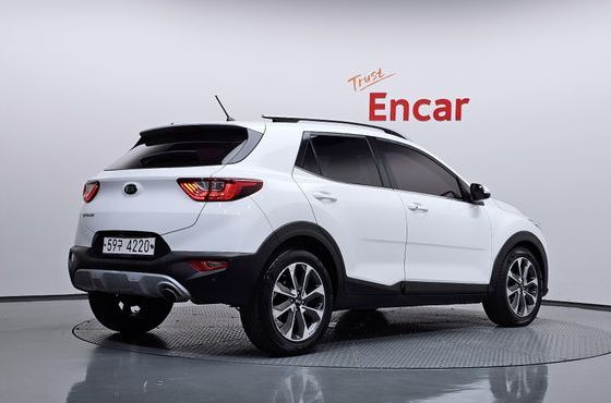 Kia Stonic Diesel 1.6 Trendy — пробег 205 760 км — фото 2 из 5