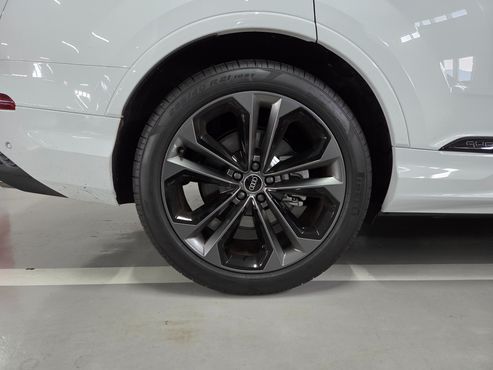 Audi Q7 50 TDI Quattro Premium — пробег 1 700 км — фото 5 из 5