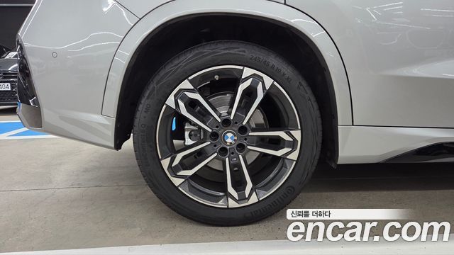 BMW X1 xDrive 20i M Sport — пробег 8 050 км — фото 5 из 5