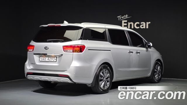 Kia Carnival 9-seater Luxury — пробег 119 733 км — фото 2 из 5