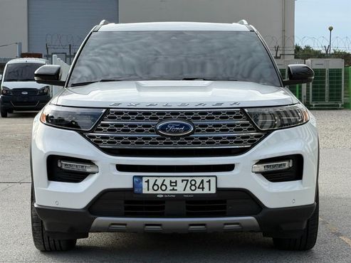 Ford Explorer 2.3 LimIted 4WD — пробег 58 800 км — фото 1 из 5
