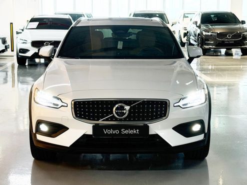 Volvo V60 B5 Ultra AWD — пробег 2 527 км — фото 3 из 5