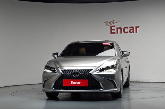 Lexus ES Executive — пробег 13 271 км — фото 3 из 5