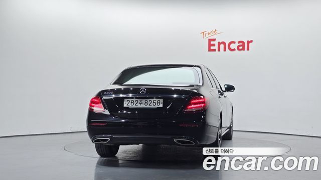 Mercedes-Benz E-Class E250 Avantgarde — пробег 97 544 км — фото 4 из 5