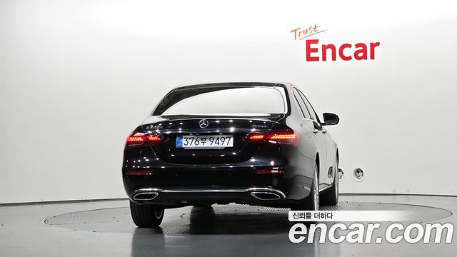 Mercedes-Benz E-Class E220d 4MATIC Exclusive — пробег 89 249 км — фото 4 из 5