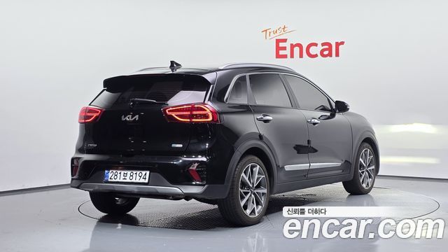 Kia Niro 1.6 HEV Signature — пробег 82 029 км — фото 2 из 5