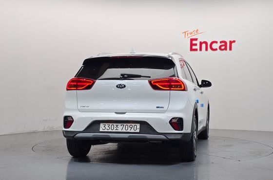 Kia Niro 1.6 HEV Prestige — пробег 79 935 км — фото 4 из 5