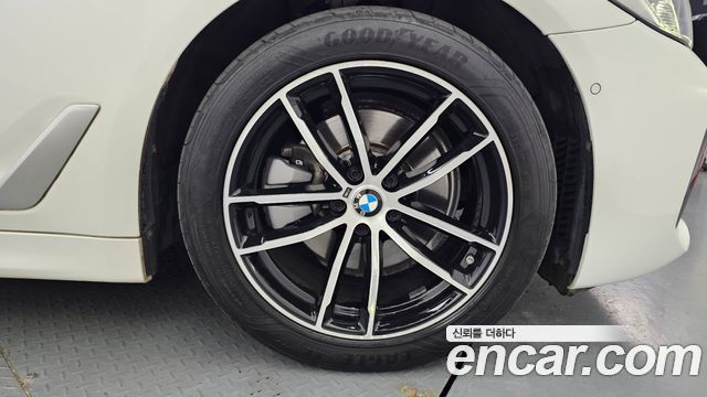 BMW 5-Series 520d M Sport Package Plus — пробег 65 434 км — фото 5 из 5