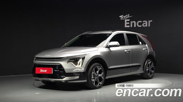 Kia Niro Signature — пробег 73 652 км — фото 1 из 5