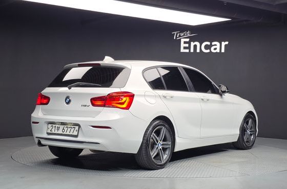 BMW 1-Series 118d Sport 5Door — пробег 136 355 км — фото 2 из 5