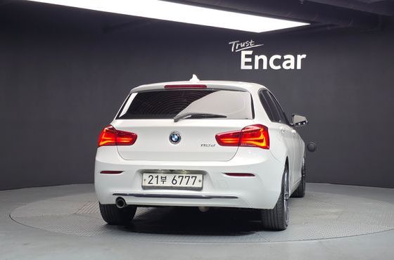 BMW 1-Series 118d Sport 5Door — пробег 136 355 км — фото 4 из 5