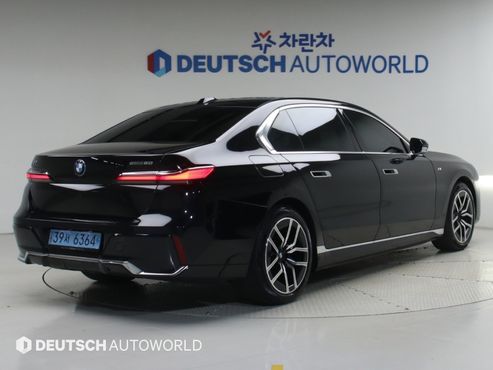 BMW i7 eDrive 50 M Sport — пробег 93 000 км — фото 2 из 5