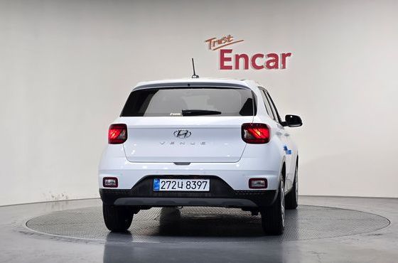 Hyundai Venue 1.6 Smart — пробег 1 389 км — фото 4 из 5