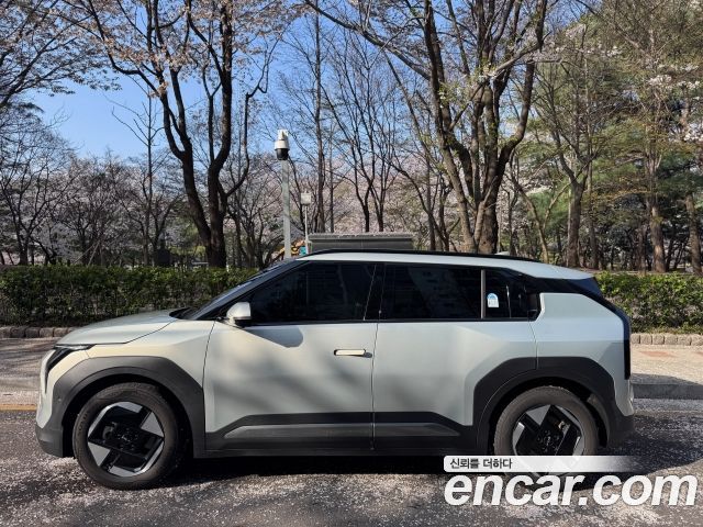 Kia EV3 Long Range 2WD Earth — пробег 60 000 км — фото 4 из 5