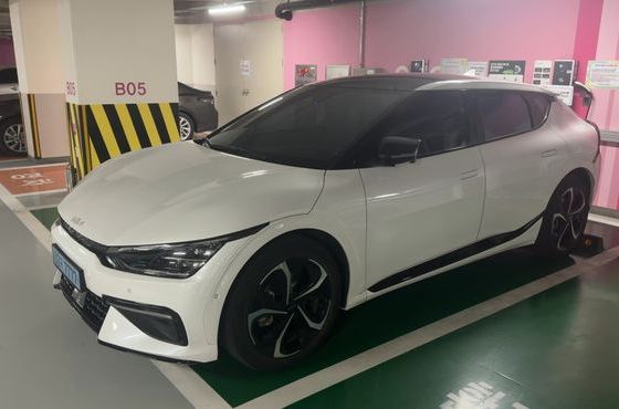 Kia EV6 Long Range 4WD GT Line — пробег 70 000 км — фото 5 из 5